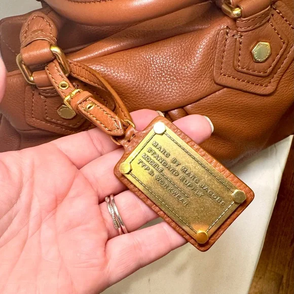 🐻Marc Jacobs Brown Leather Hobo Top Handle Bag🐻 - Picture 3 of 15